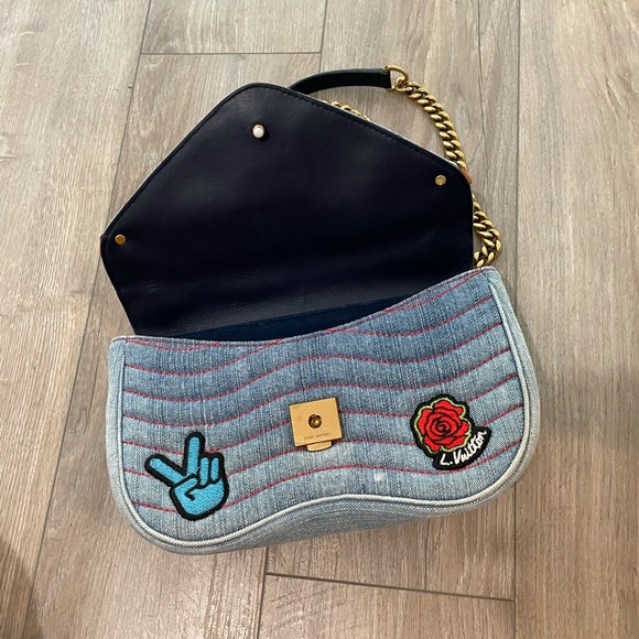 LOUIS VUITTON DENIM CHAIN BAG - Picture 4 of 8